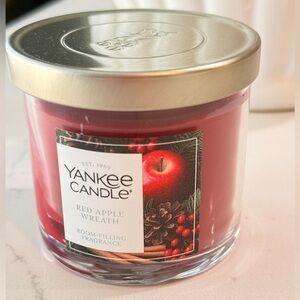 Yankee Candle Red Apple Wreath Scented Candle